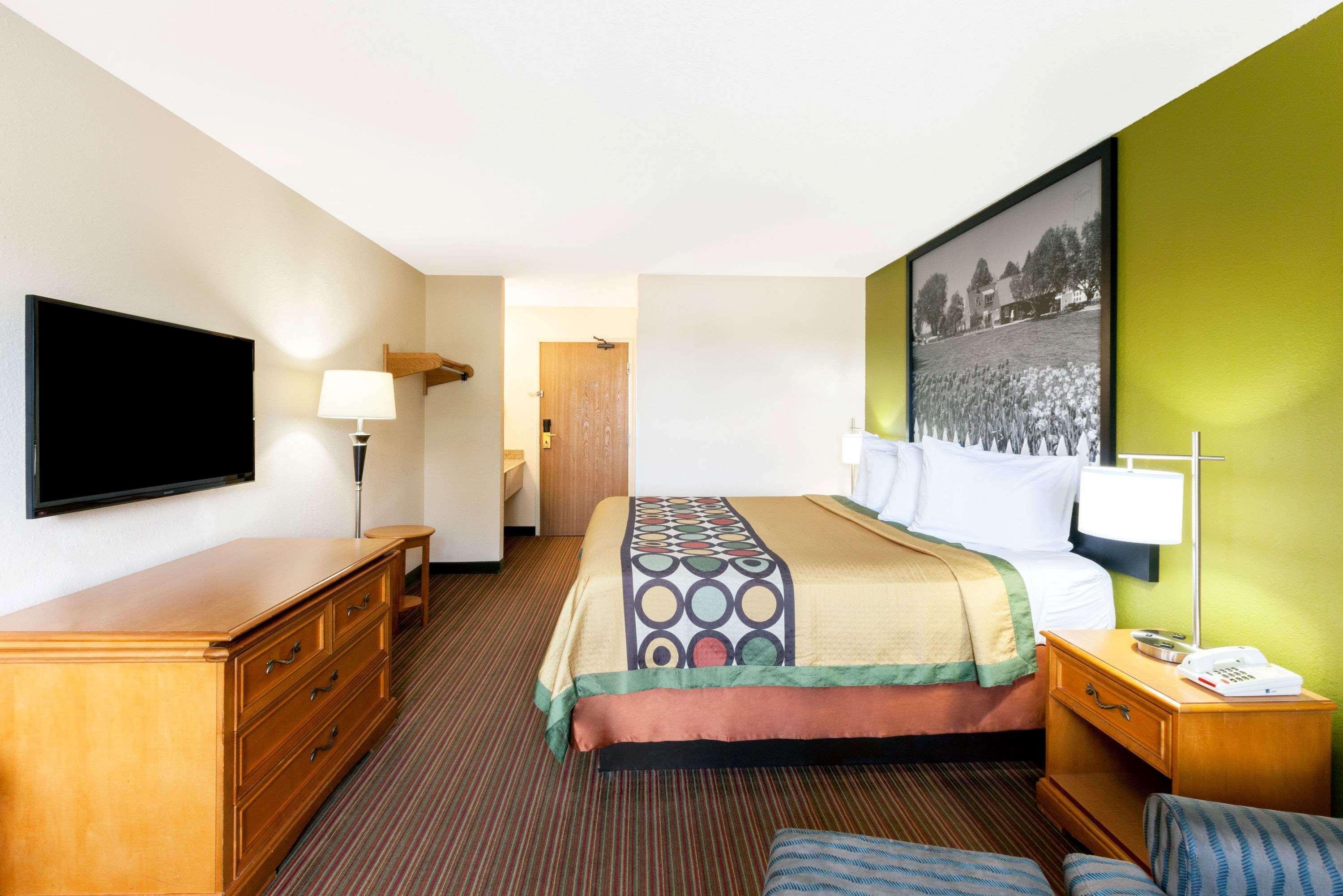 ซูเปอร์ 8 บาย วินด์แฮม บิ๊ก แรพิดส์ Motel บิกแรพิดส์ ภายนอก รูปภาพ