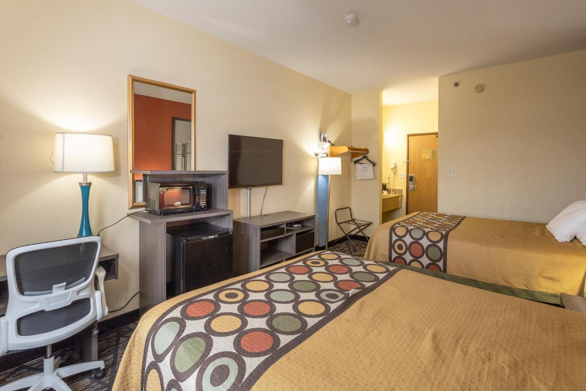 ซูเปอร์ 8 บาย วินด์แฮม บิ๊ก แรพิดส์ Motel บิกแรพิดส์ ภายนอก รูปภาพ