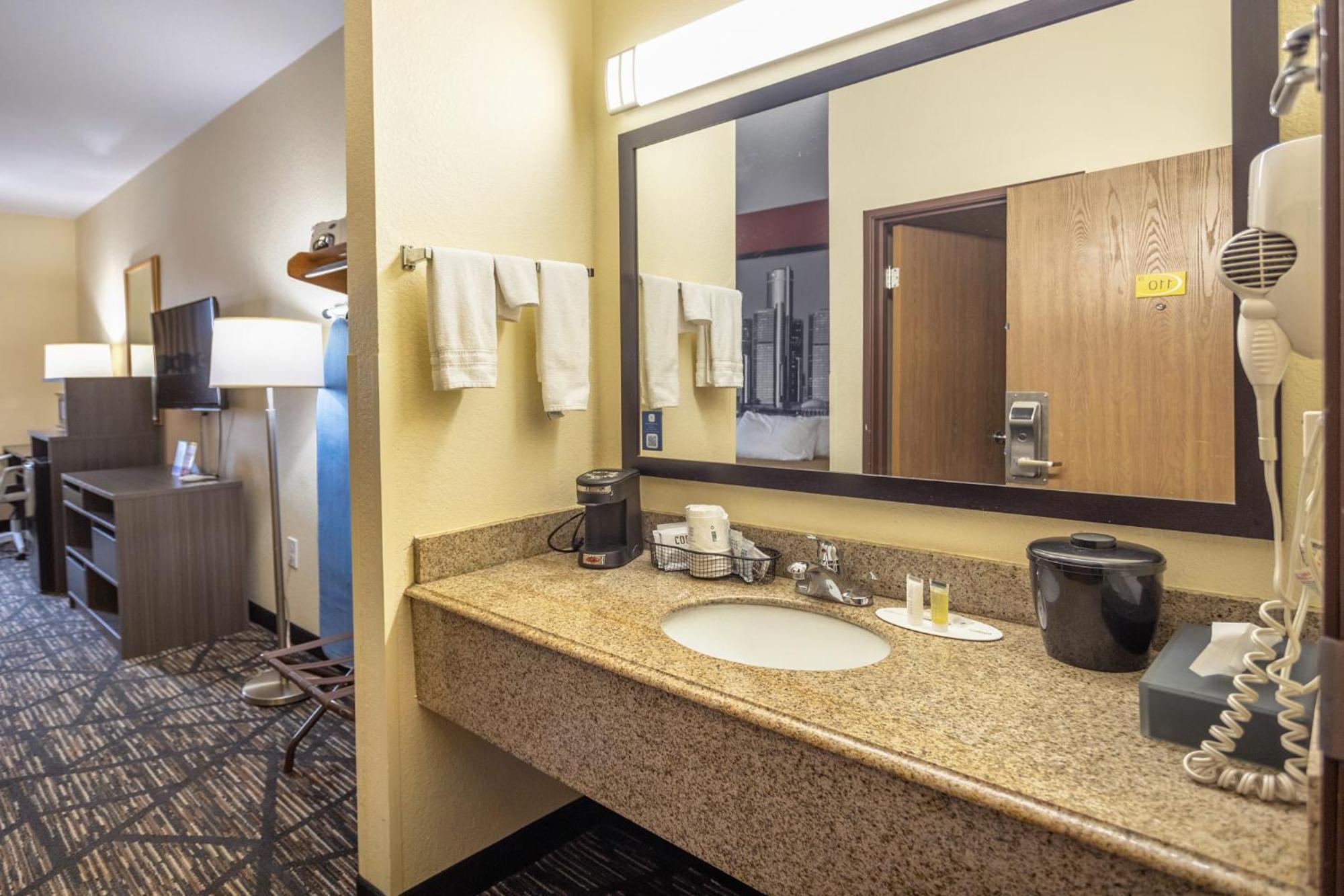 ซูเปอร์ 8 บาย วินด์แฮม บิ๊ก แรพิดส์ Motel บิกแรพิดส์ ภายนอก รูปภาพ